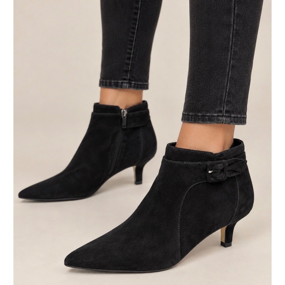 Bella Vita Black Suede Pointed Toe Kitten Heel Ankle Booties 8WW Extra Wide